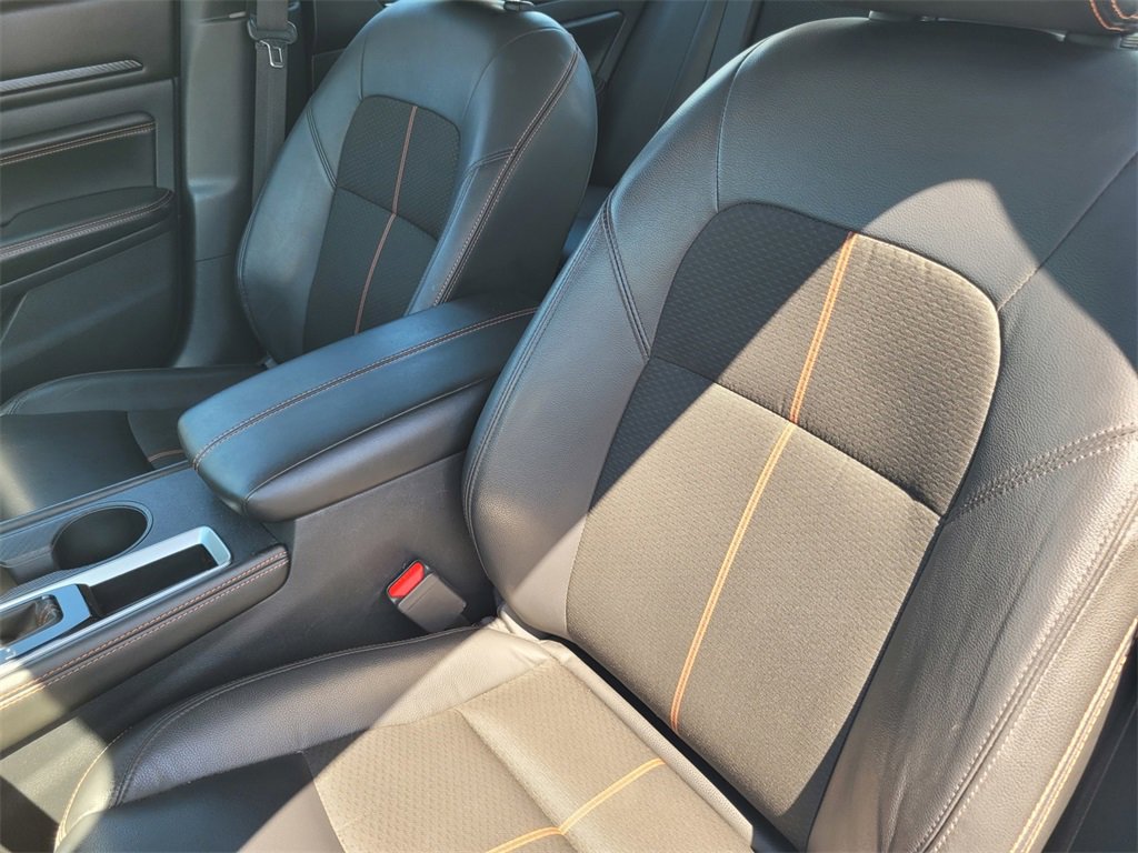 2021 Nissan Altima 2.5 SR photo 11