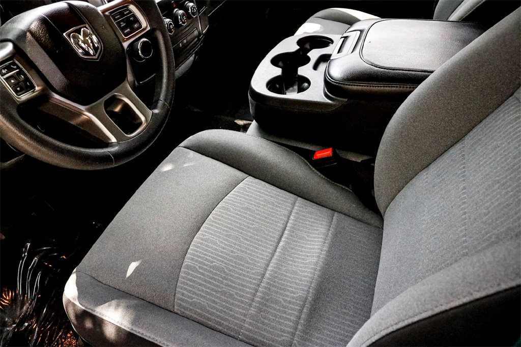 2024 Ram 1500 SLT photo 14