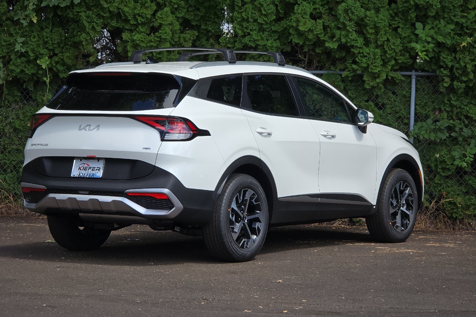 2025 Kia Sportage Hybrid EX photo 2
