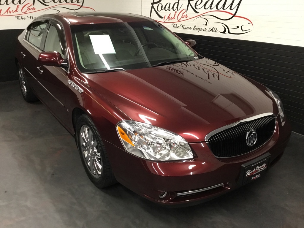 2007 Buick Lucerne CXS photo 2