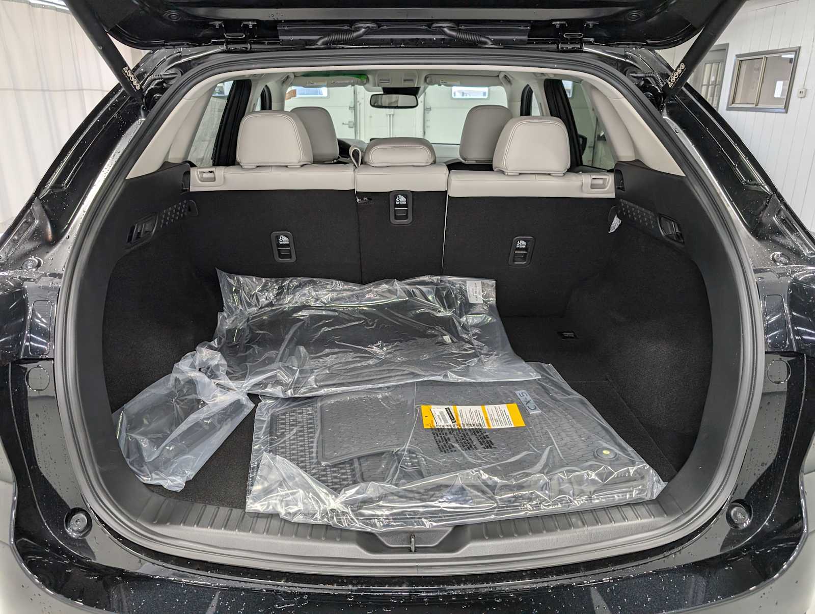 2025 Mazda CX-5 2.5 S Preferred photo 9
