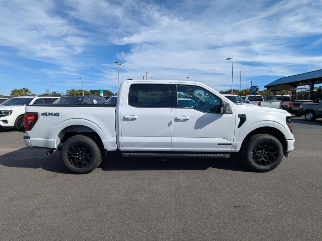 2025 Ford F-150 XLT photo 3