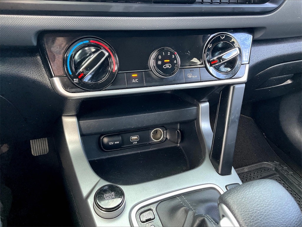 2023 Kia Seltos LX photo 22