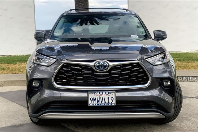 2024 Toyota Highlander Hybrid Platinum photo 3