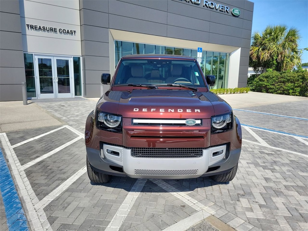 2025 Land Rover Defender 130 S photo 8