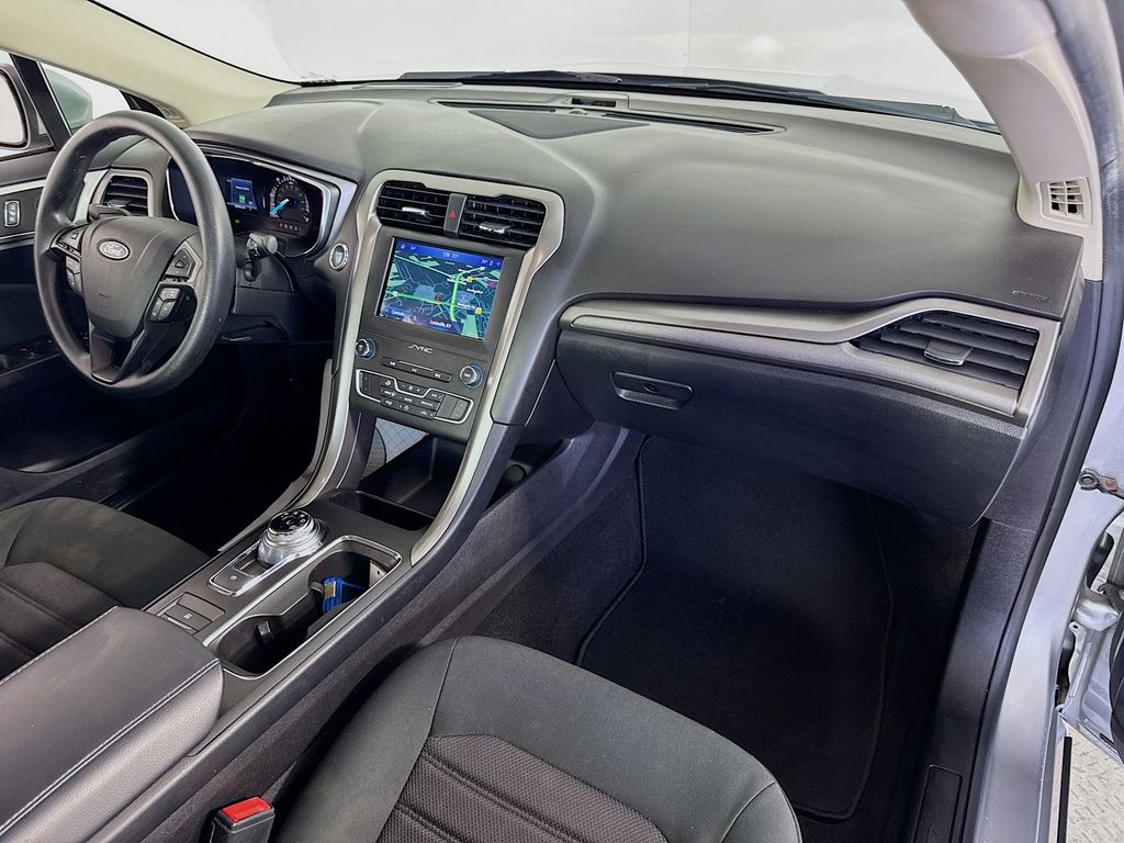 2020 Ford Fusion Hybrid SE photo 29