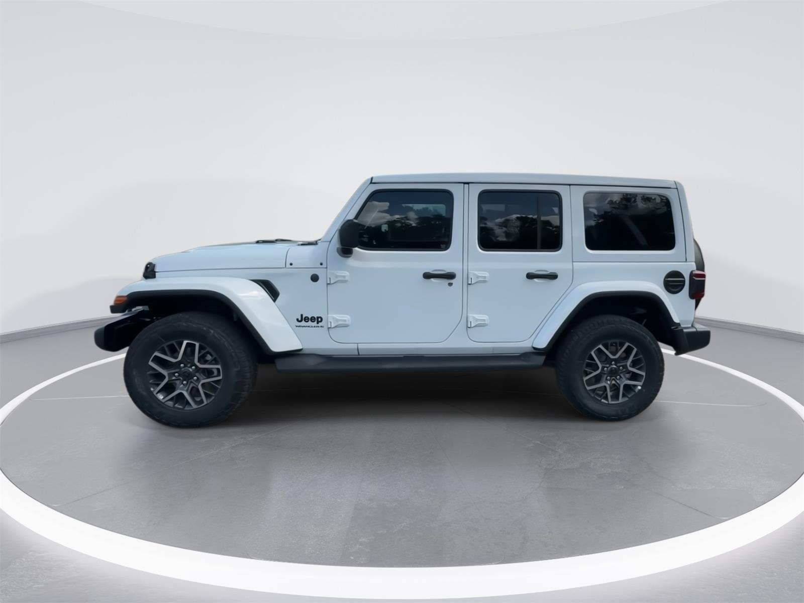 2025 Jeep Wrangler Sahara photo 5