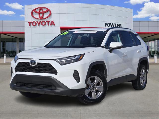 2024 Toyota RAV4 XLE's photo