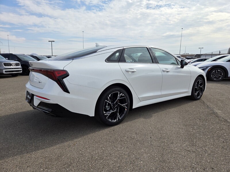 2026 Kia K5 GT-Line photo 3