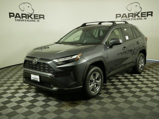 2025 Toyota RAV4 XLE's photo