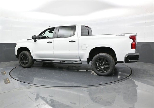 2025 Chevrolet Silverado 1500 LT Trail Boss photo 3