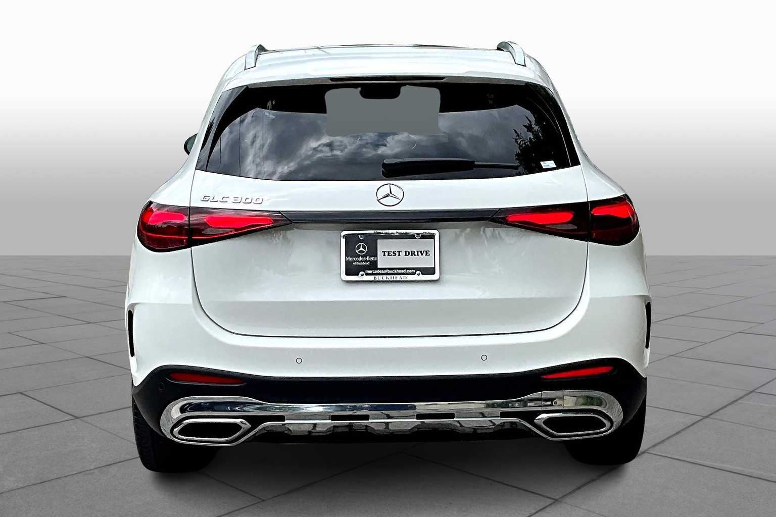 2025 Mercedes Benz GLC 300 photo 3