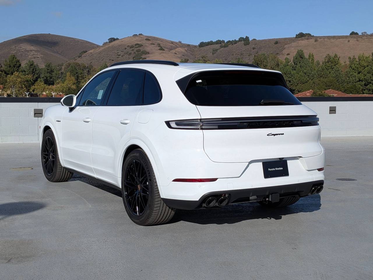 2026 Porsche Cayenne Base photo 2