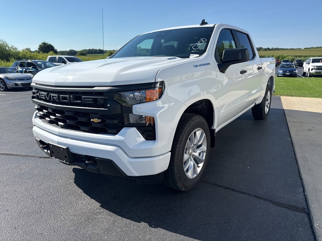 2026 Chevrolet Silverado 1500 Custom photo 3
