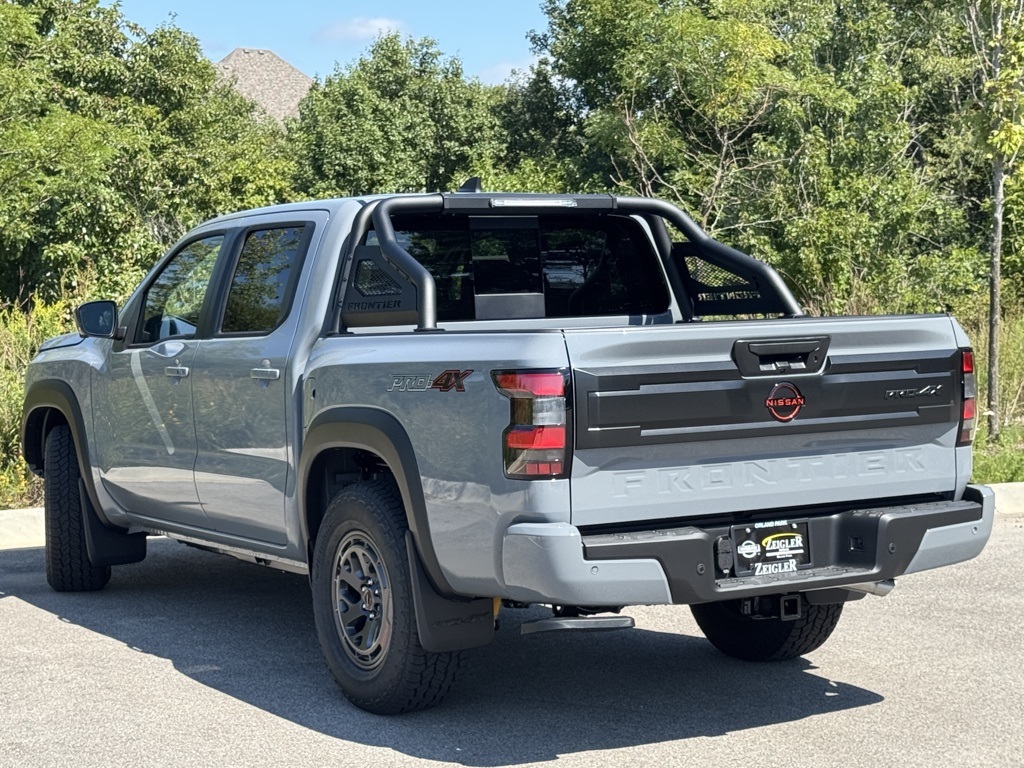 2025 Nissan Frontier PRO-4X photo 4
