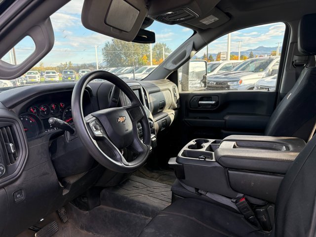 2024 Chevrolet Silverado 2500HD Custom photo 4