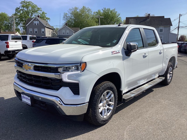 2025 Chevrolet Silverado 1500 LT photo 3