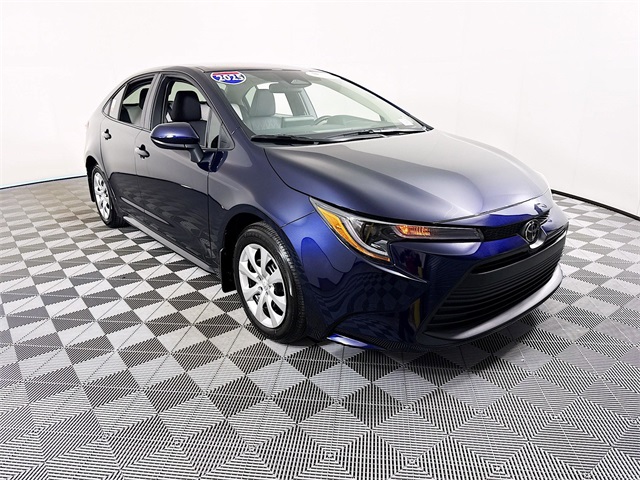 2025 Toyota Corolla LE's photo