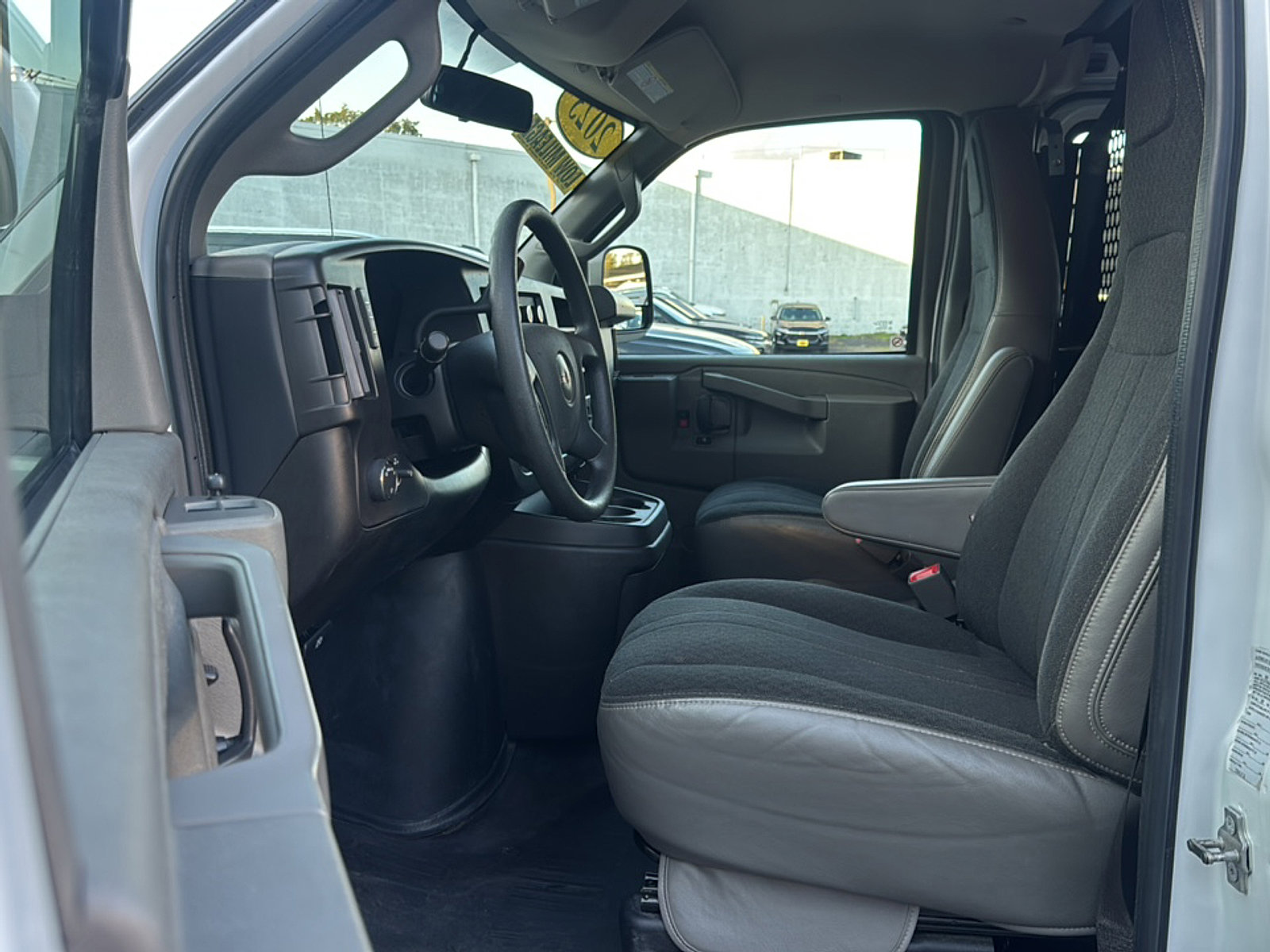 2023 Gmc Savana 2500 Cargo photo 11