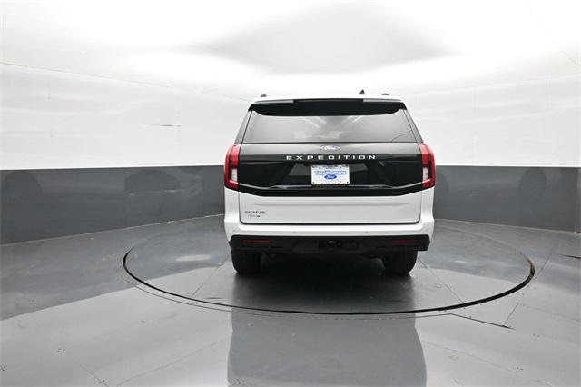 2025 Ford Expedition photo 4
