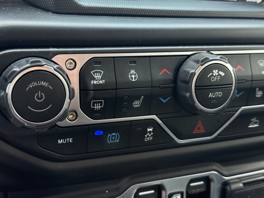 2021 Jeep Wrangler Unlimited Sahara 4xe photo 14