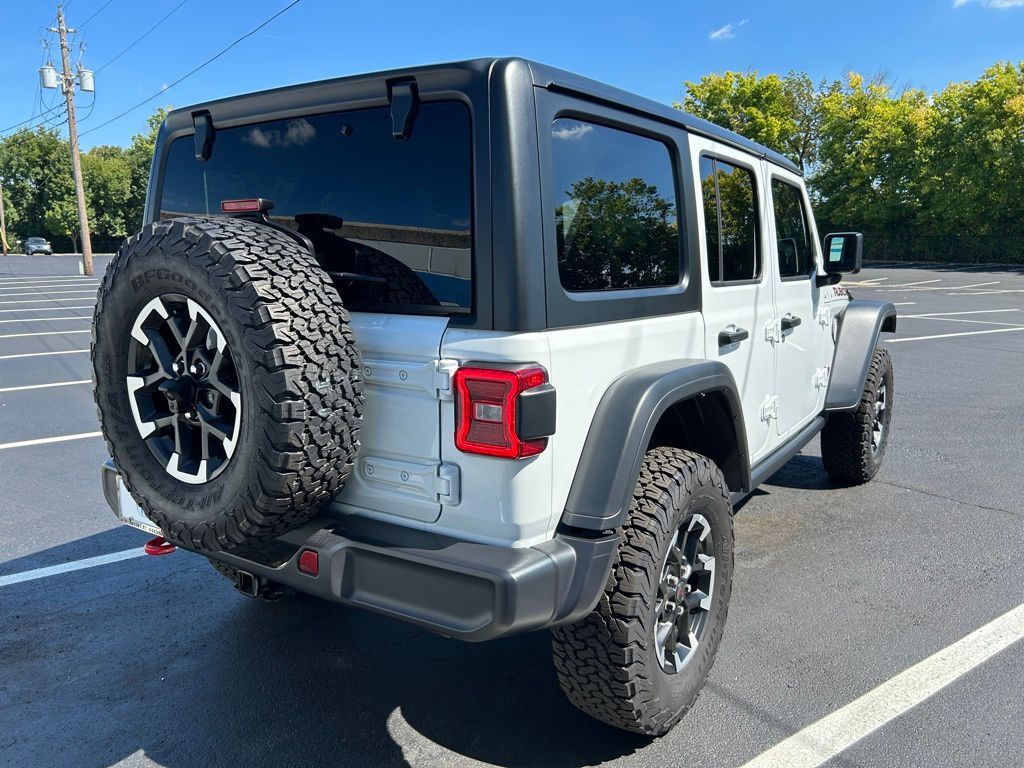 2025 Jeep Wrangler Rubicon photo 5