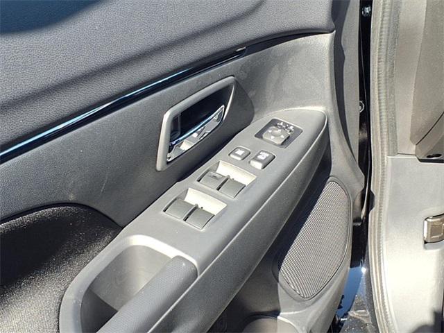 2025 Mitsubishi Outlander Sport LE photo 3