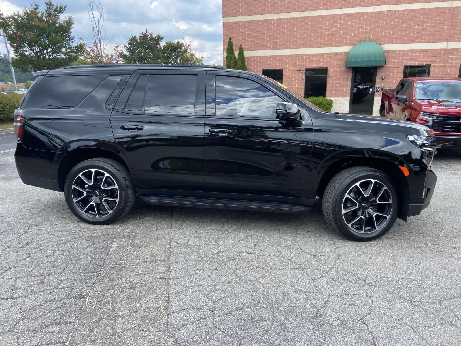 2024 Chevrolet Tahoe RST photo 16