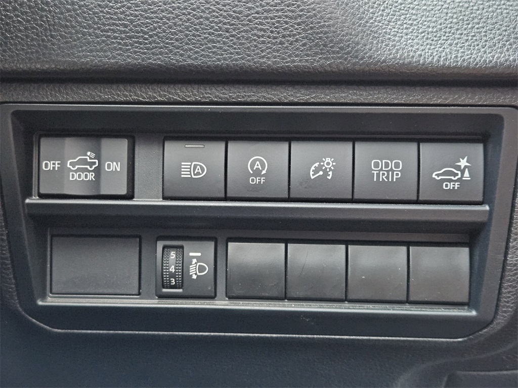 2024 Toyota Tundra SR5 CrewMax photo 12