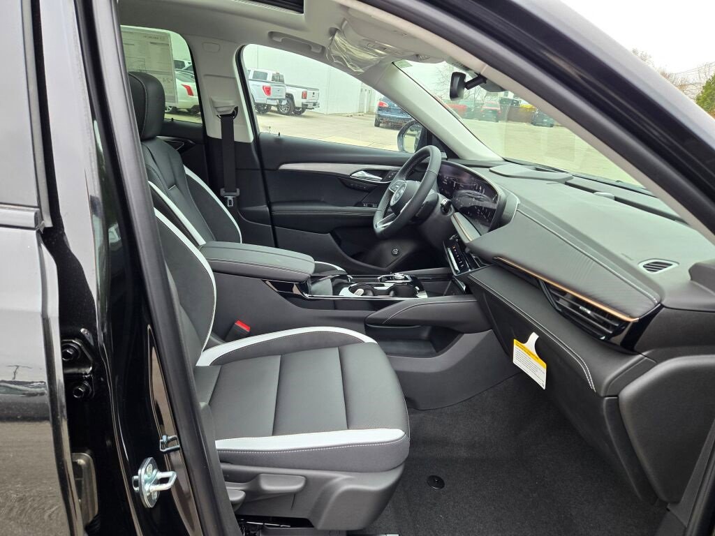 2025 Buick Envision Sport Touring photo 5