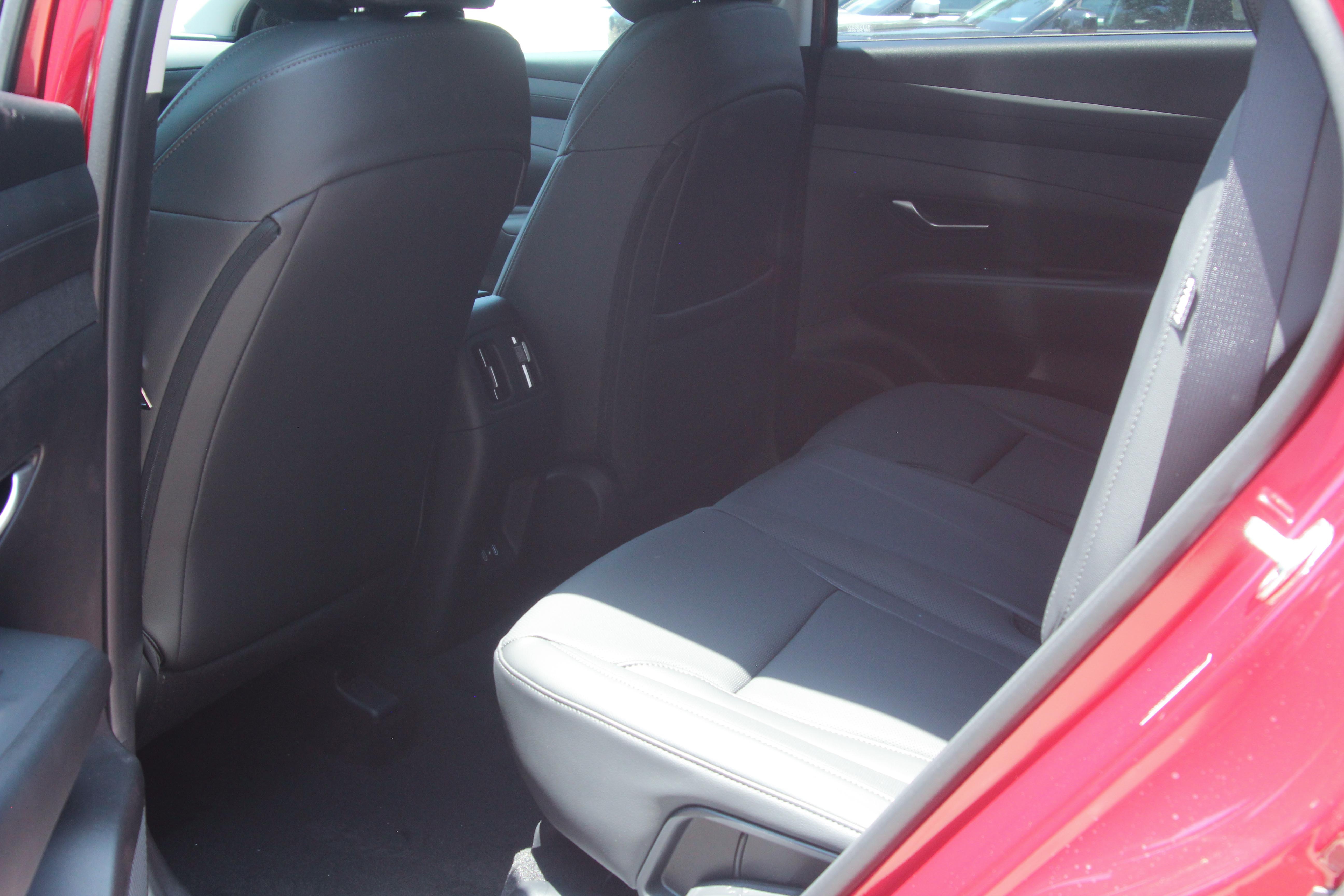 2025 Hyundai Tucson SEL Convenience photo 6