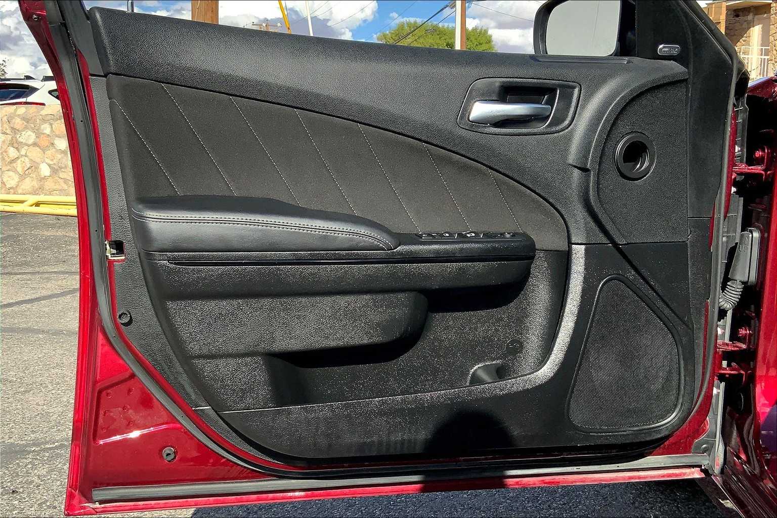 2023 Dodge Charger SXT photo 19