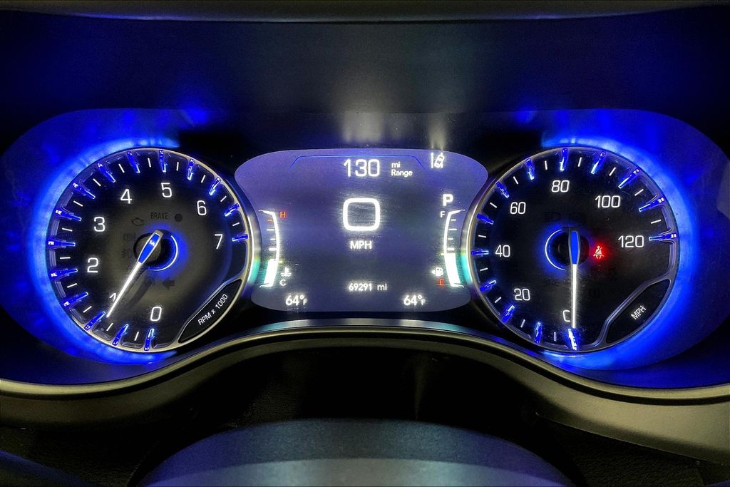 2021 Chrysler Pacifica Touring L photo 18