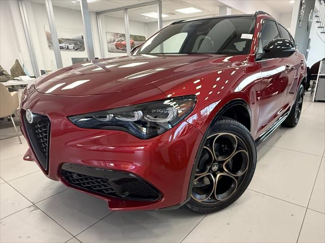 2025 Alfa Romeo Stelvio Intensa's photo