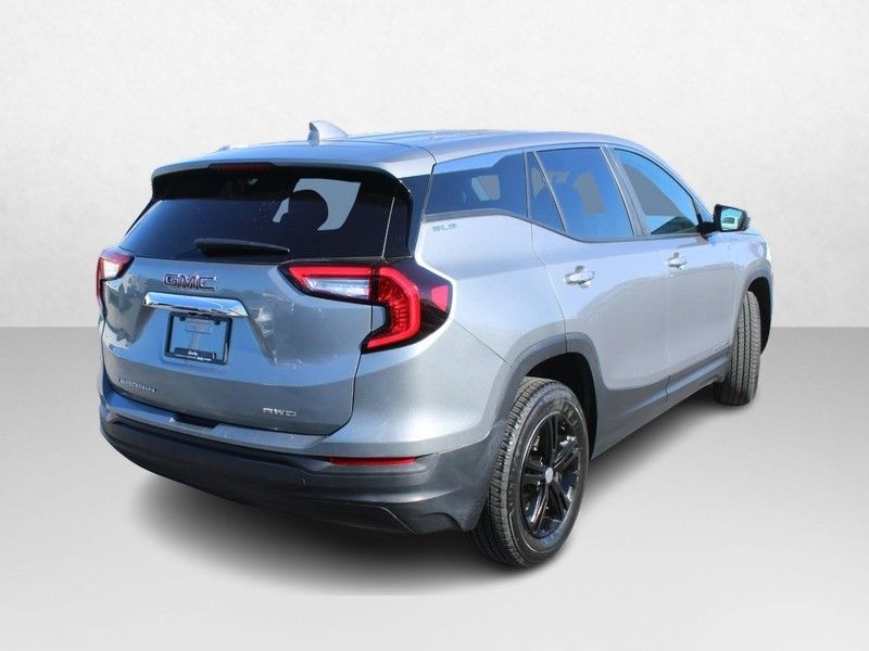 2024 Gmc Terrain SLE photo 2