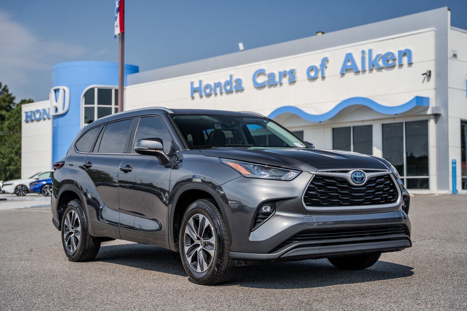 2024 Toyota Highlander XLE's photo