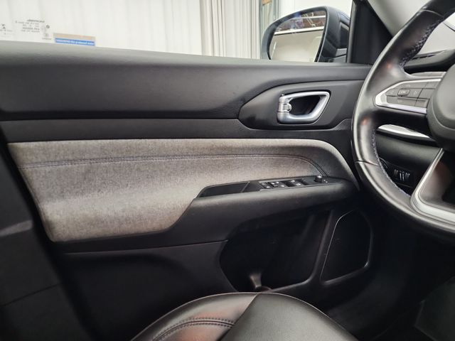 2022 Jeep Compass Latitude photo 11