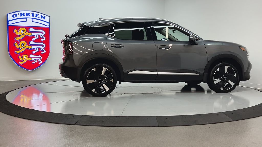 2025 Nissan Kicks SR photo 4