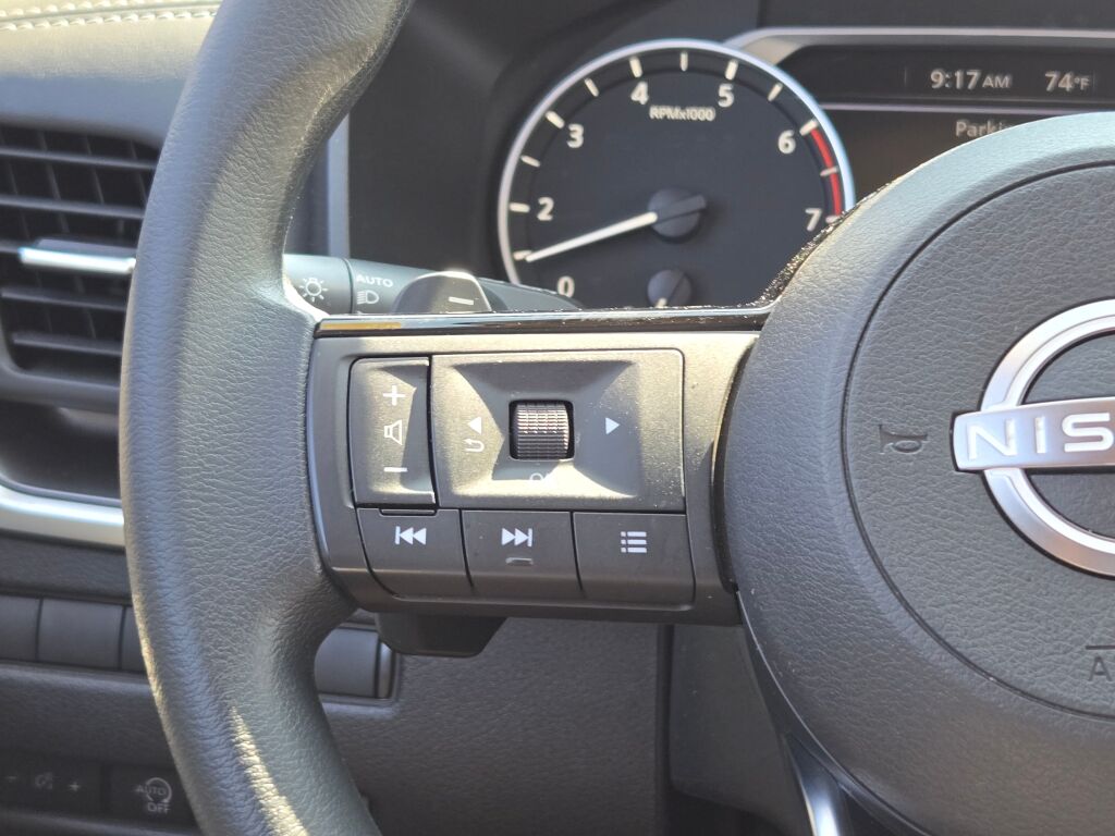 2023 Nissan Rogue SV photo 25