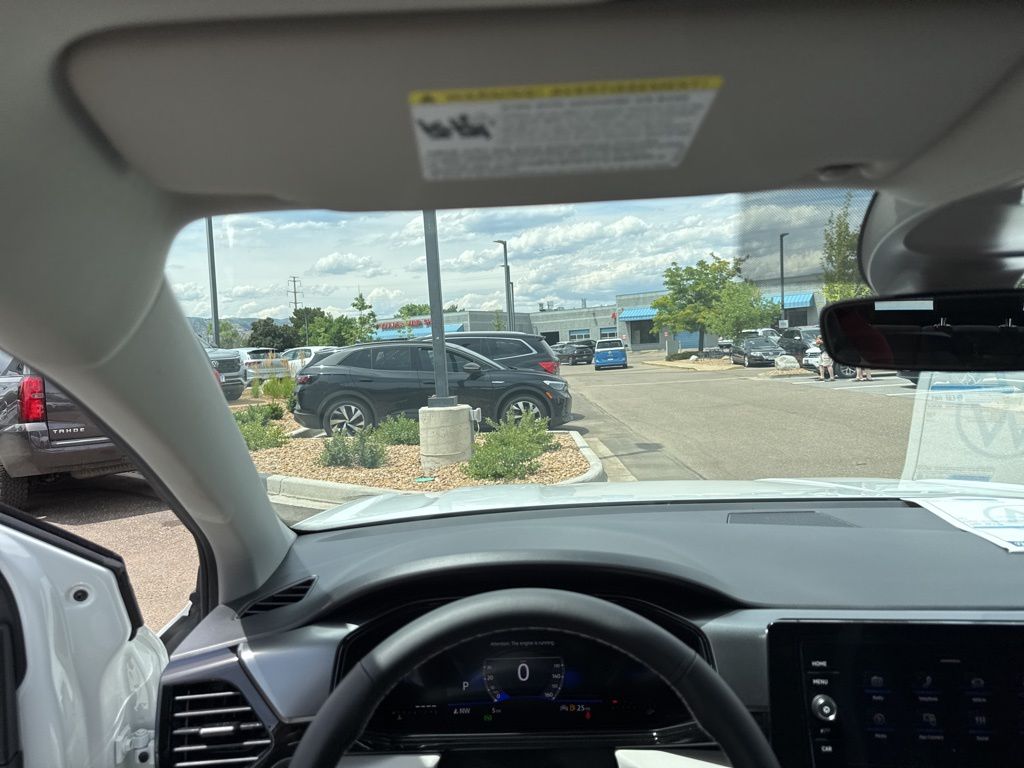 2025 Volkswagen Taos S photo 12
