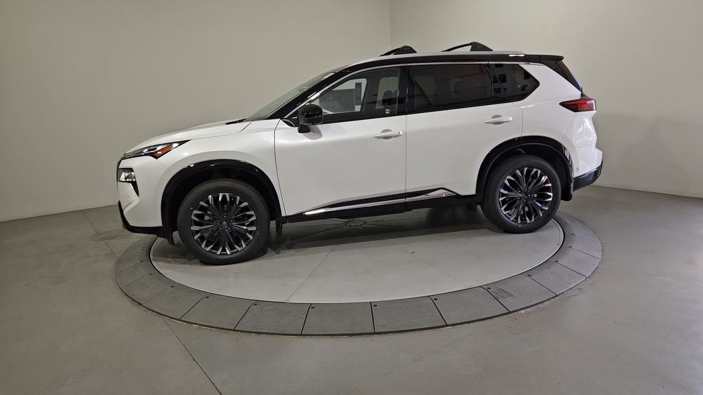 2025 Nissan Rogue Platinum photo 2