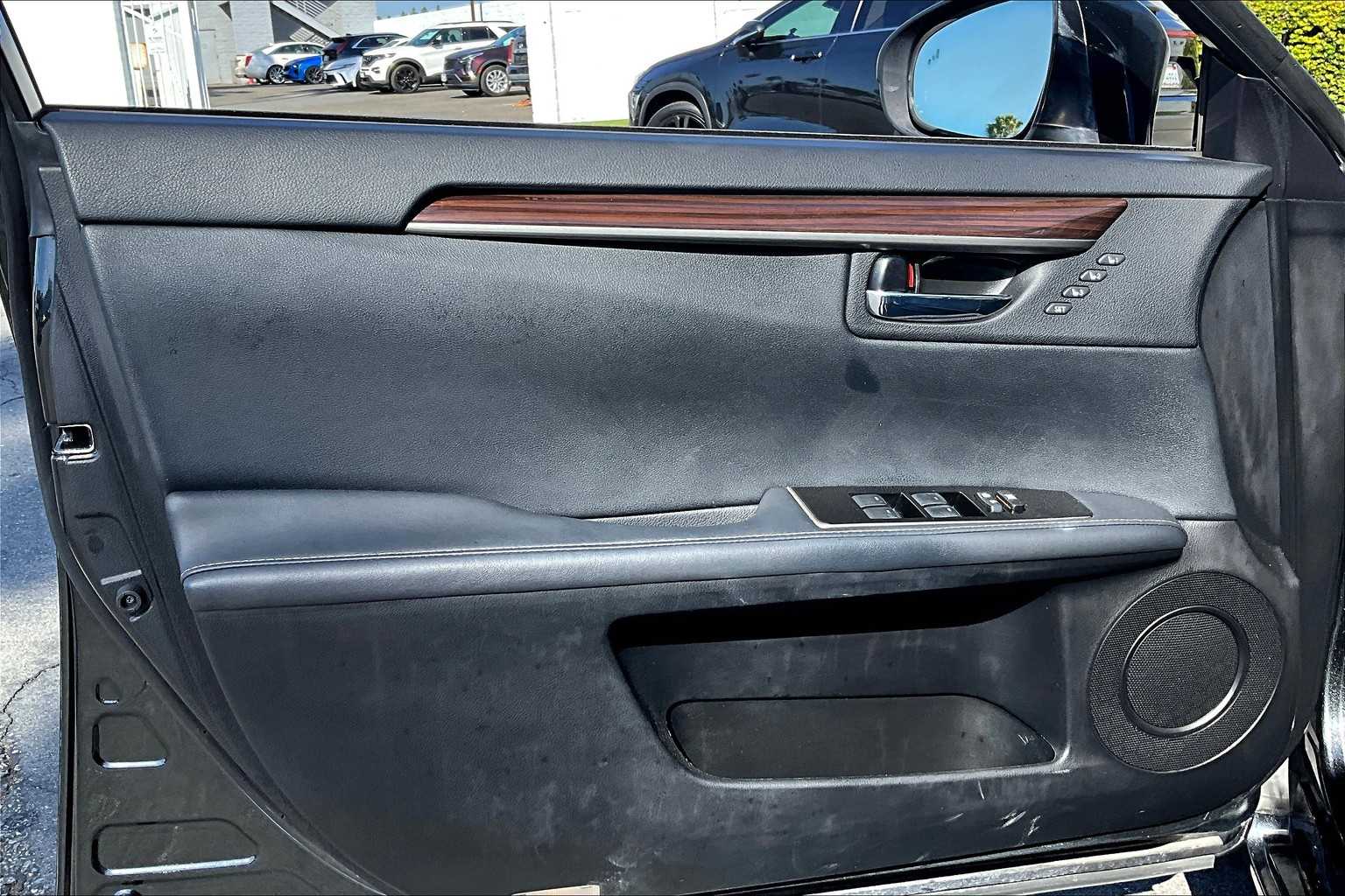 2017 Lexus ES 350 photo 21
