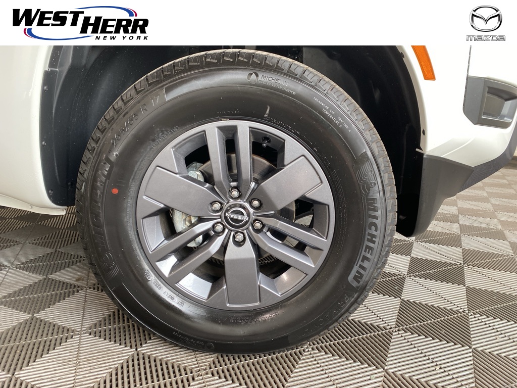 2025 Nissan Frontier SV photo 13