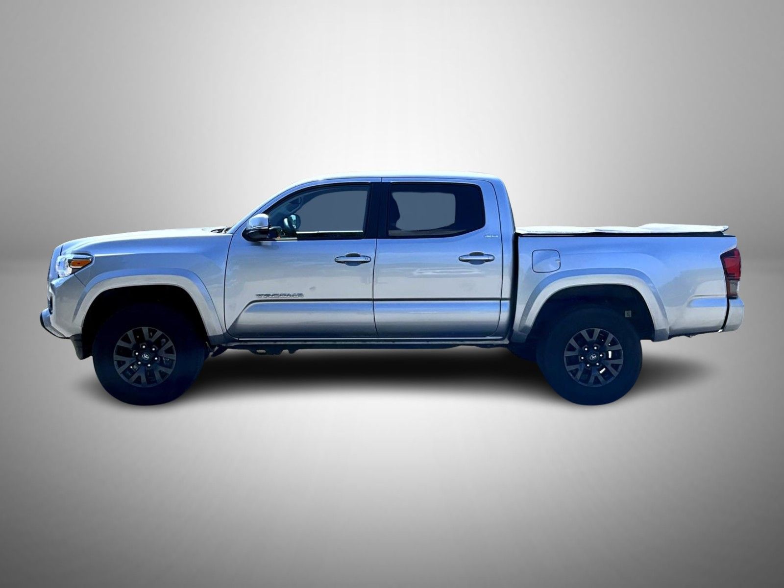 2023 Toyota Tacoma SR5 photo 8