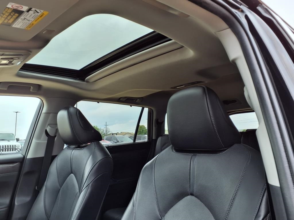 2022 Toyota Highlander Limited Hybrid photo 5