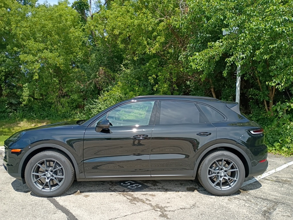 2025 Porsche Cayenne photo 8