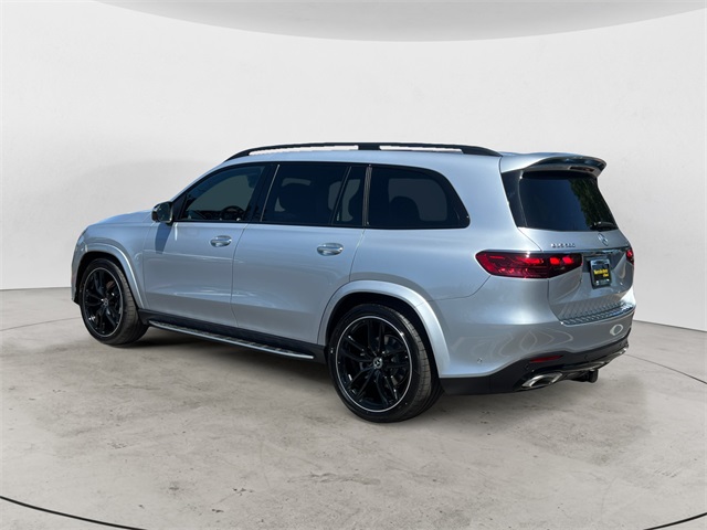 2025 Mercedes Benz GLS 580 4MATIC photo 3