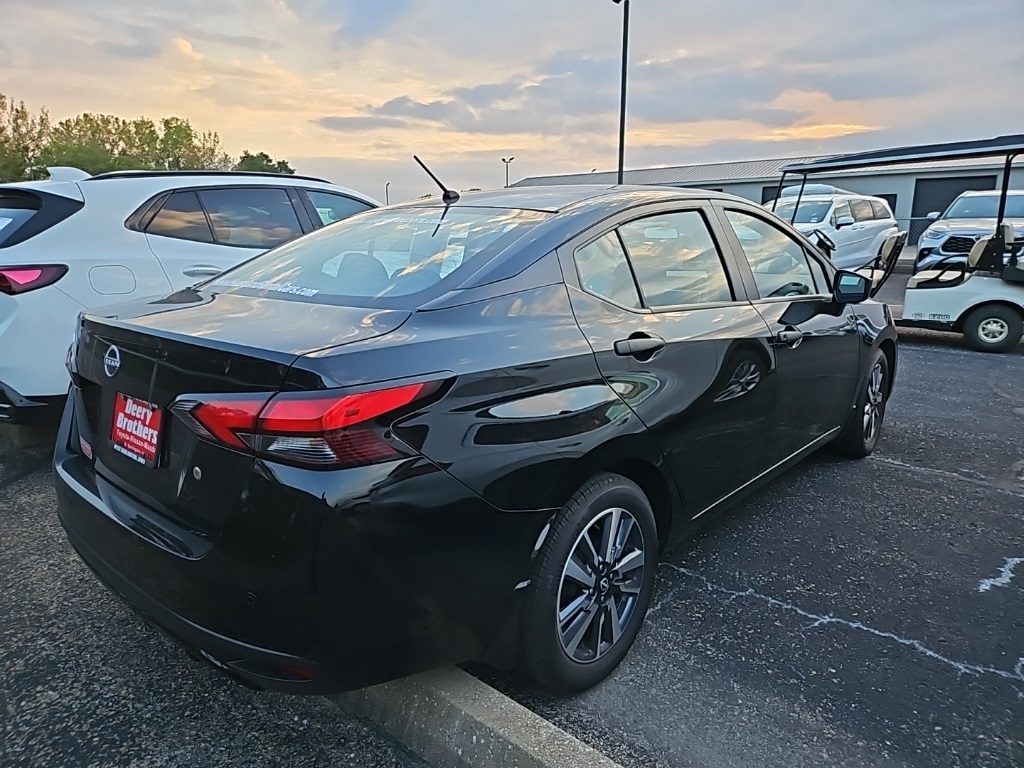 2024 Nissan Versa 1.6 S photo 3