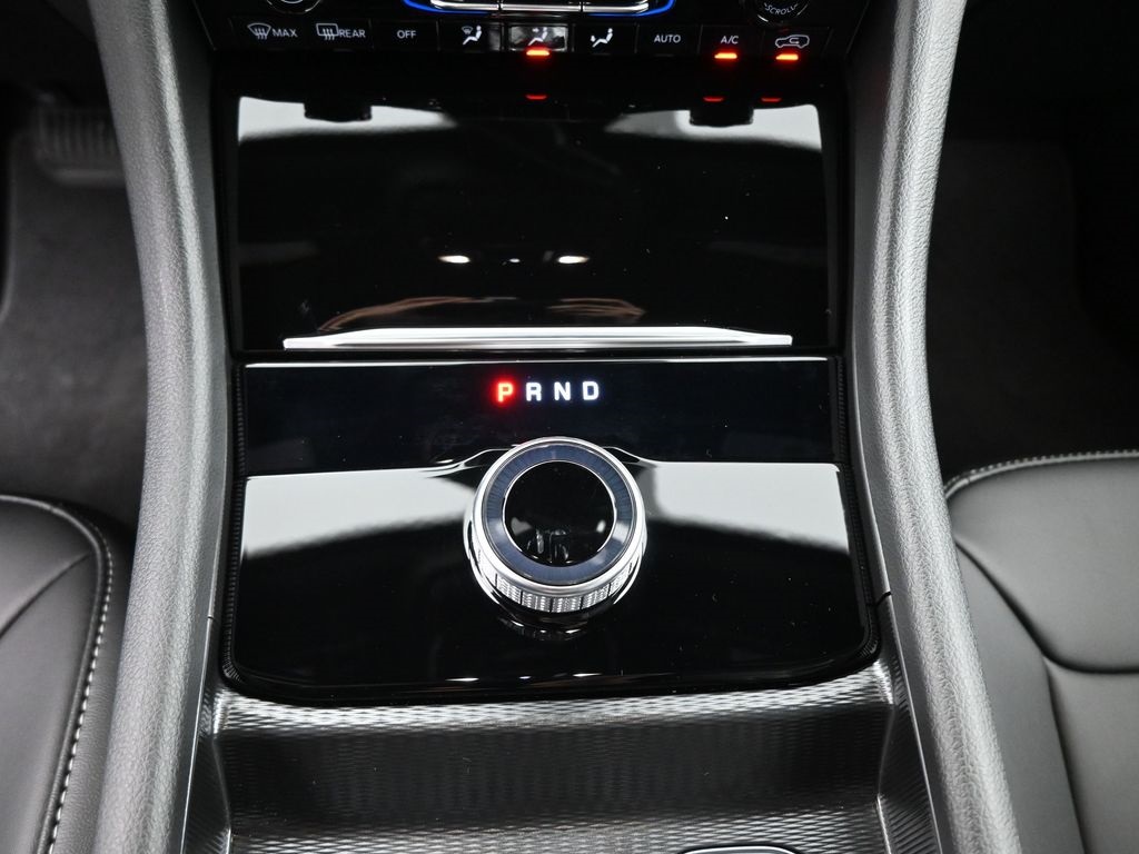 2025 Jeep Grand Cherokee Limited photo 3