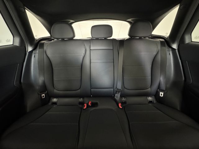 2025 Mercedes Benz GLC 300 photo 3